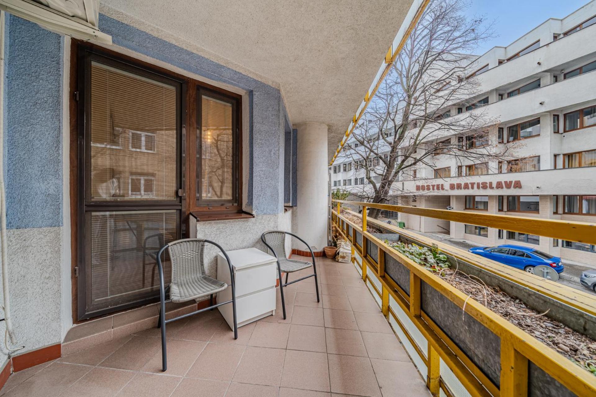 Huge Apartment Next To Train Station Close To The City Center Bratislava Dış mekan fotoğraf